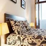 Spacious, Bright Apartment Next To The Old Town