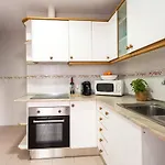 Spacious, Bright Apartment Next To The Old Town