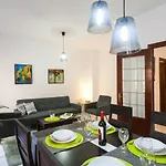 Spacious, Bright Apartment Next To The Old Town