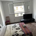 Habitacion Grande Y Comoda En Piso Particular Y Familiar
