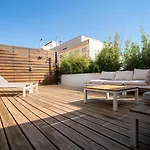 Atico con terraza y jacuzzi en el centro