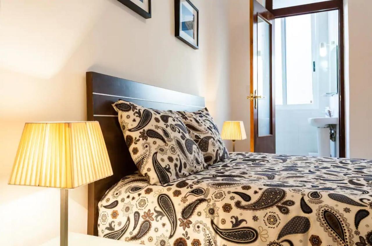 Spacious, Bright Next To The Old Town Apartment *