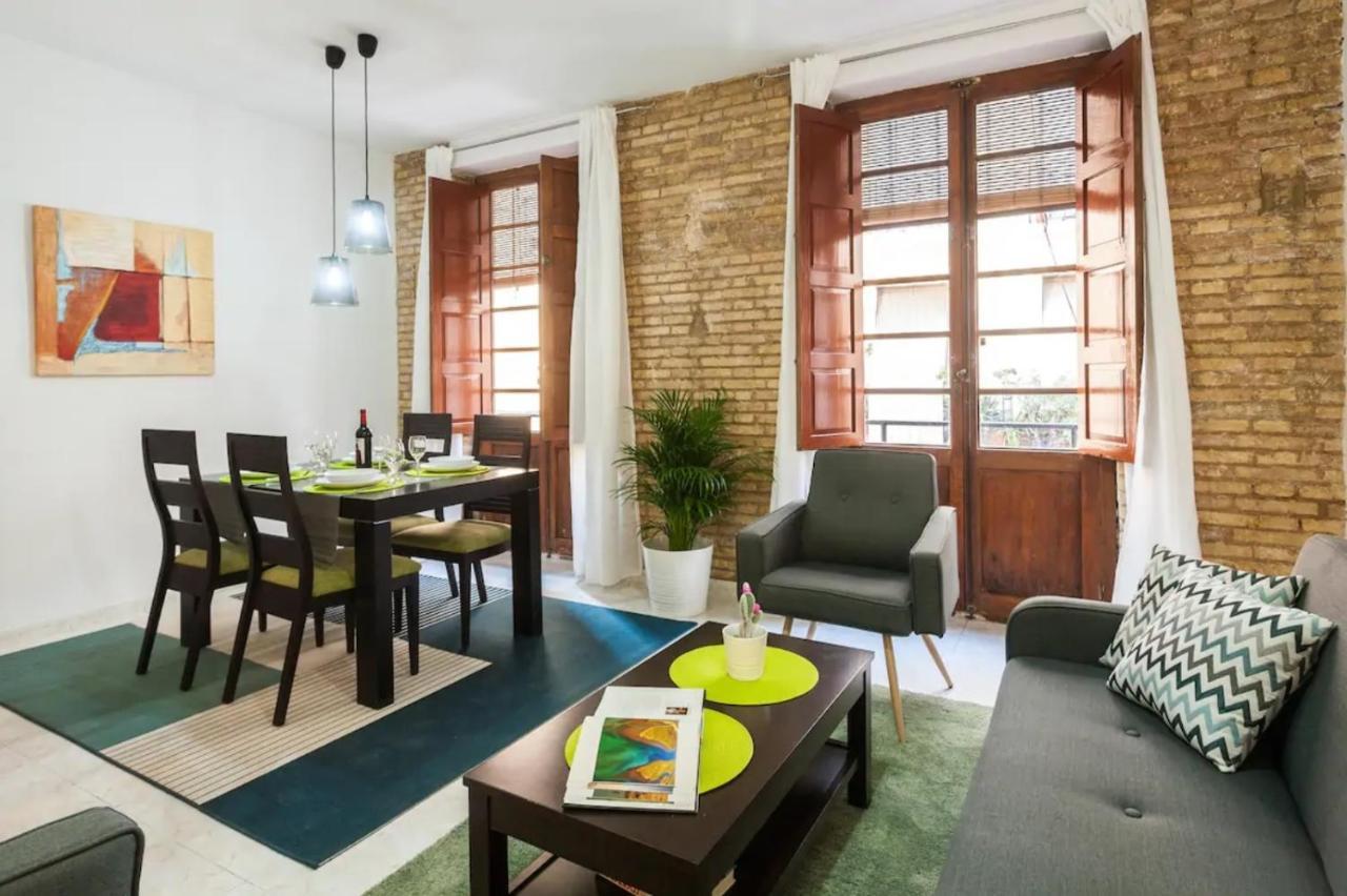 Apartment Spacious, Bright Next To The Old Town