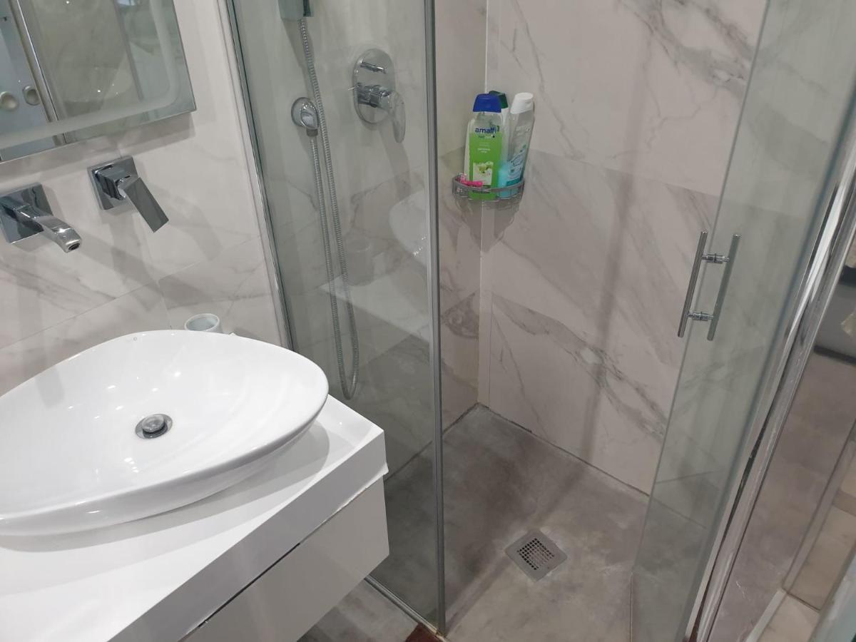 Atico Con Terraza Y Jacuzzi En El Centro Apartamento