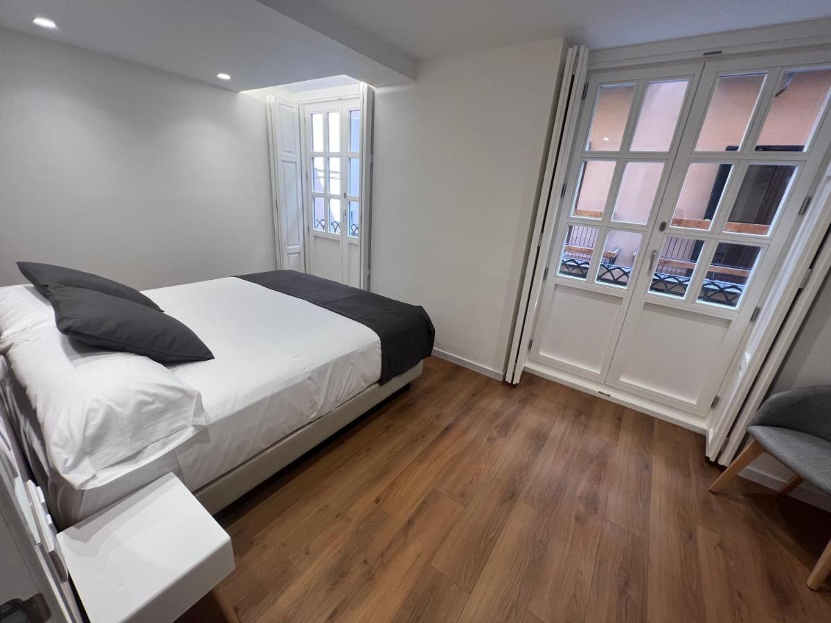 Old Town Flats Casa Del Bisbe Aparthotel