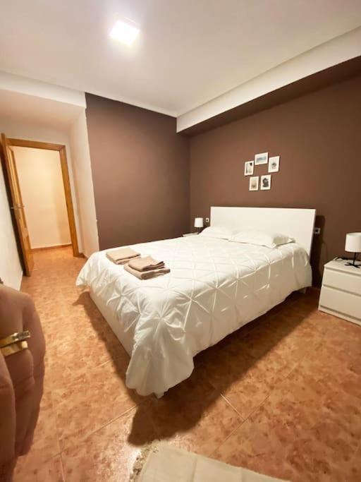 Apartment In Spacious Flat In *