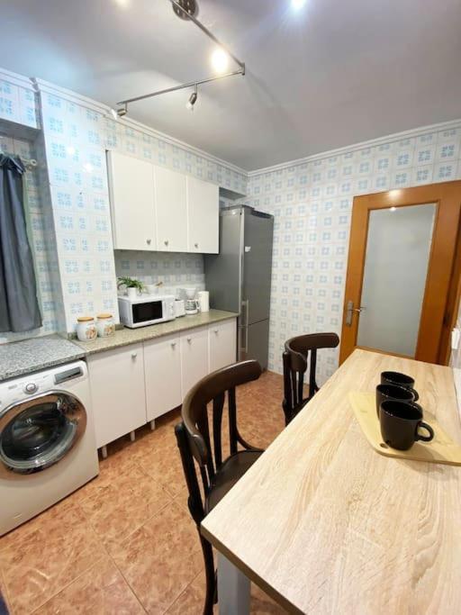 In Spacious Flat In Apartment Valencia
