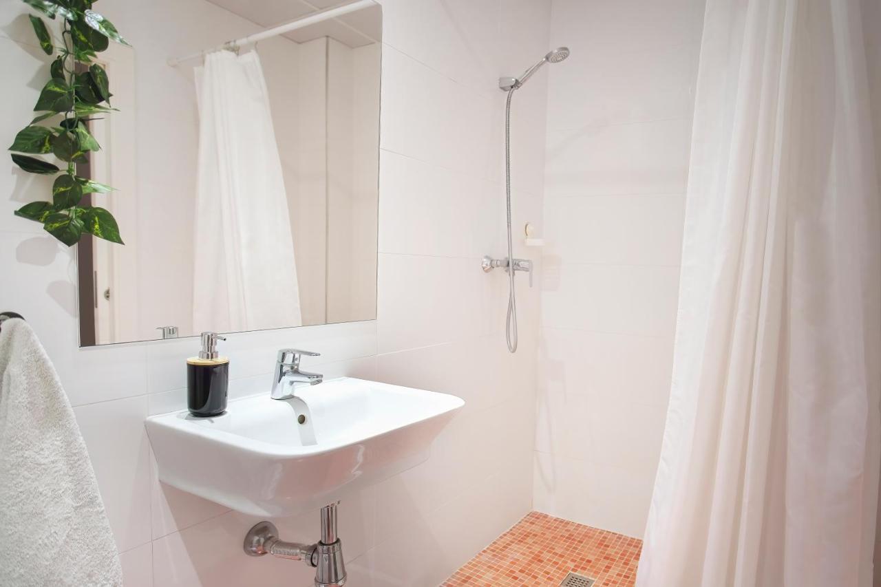 Apartamento Hogar Moderno Cerca De Casco Antiguo De *