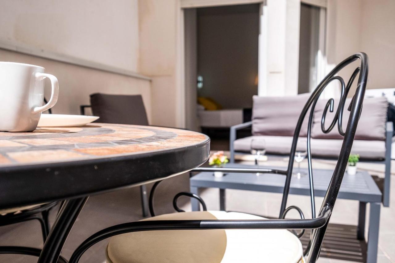 Apartment Quality With Homely Decor Valencia