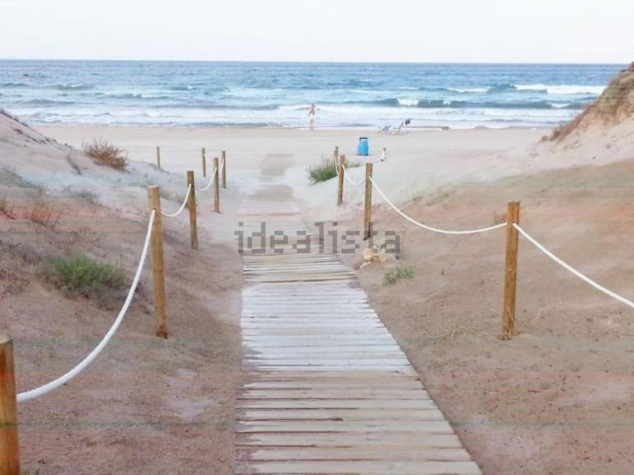 Сasa de vacaciones Adosado En La Playa De El Perellonet Con Piscina, Pista Tenis