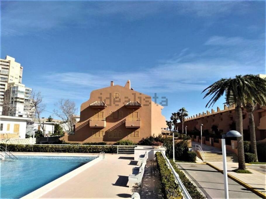 Adosado En La Playa De El Perellonet Con Piscina, Pista Tenis Сasa de vacaciones Valencia
