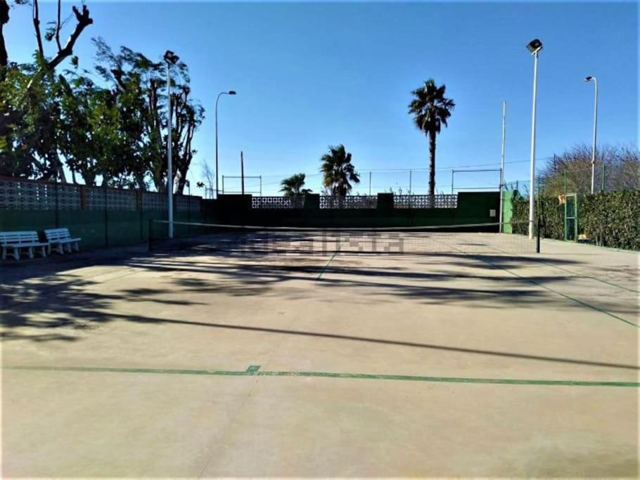 Adosado En La Playa De El Perellonet Con Piscina, Pista Tenis Сasa de vacaciones *