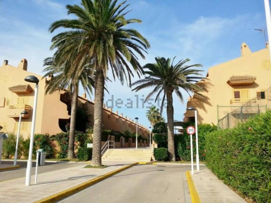 Adosado En La Playa De El Perellonet Con Piscina, Pista Tenis Сasa de vacaciones *