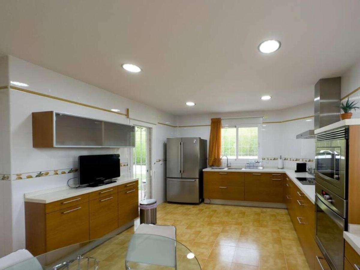 Con Piscina, Jardin Y Aire Acondicionado En La Eliana-l'eliana