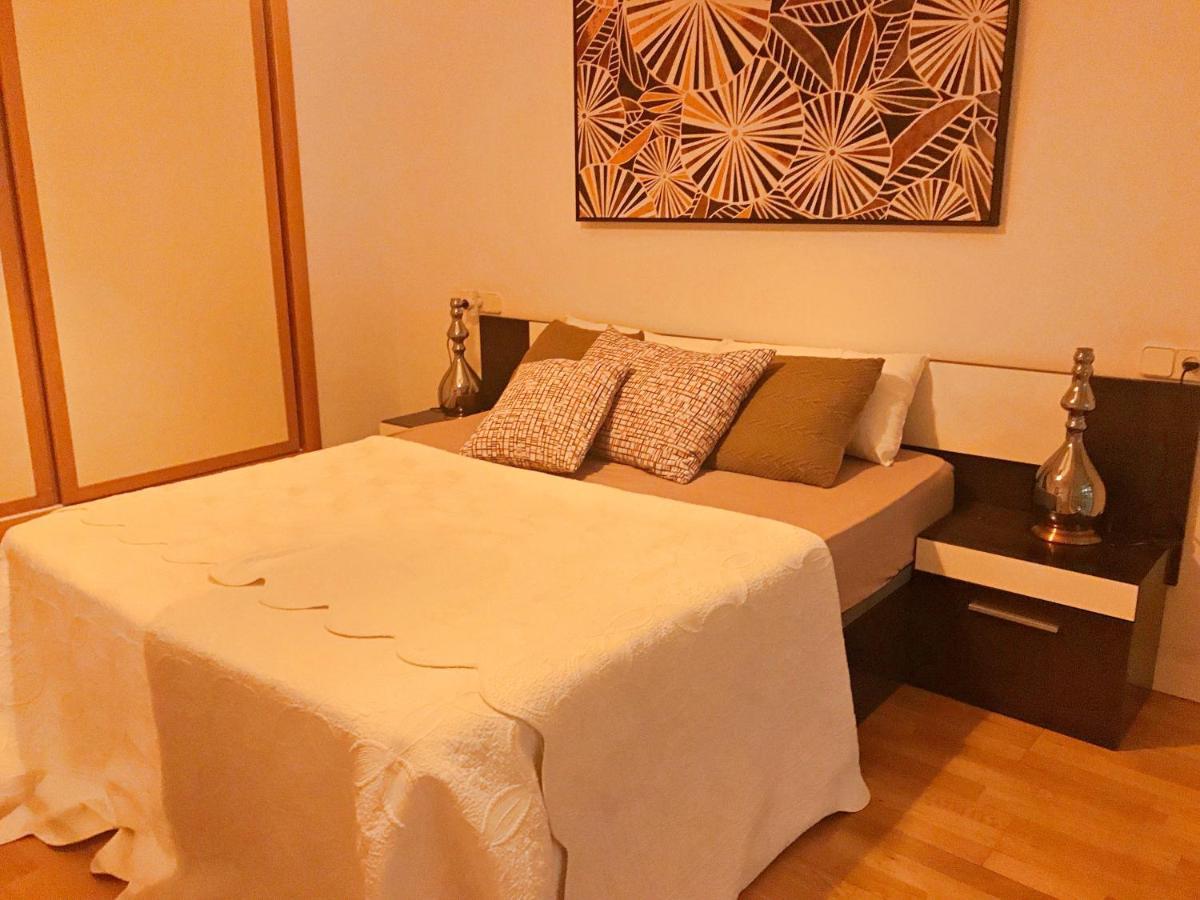 Junto Ayuntamiento De Apartamento Valencia