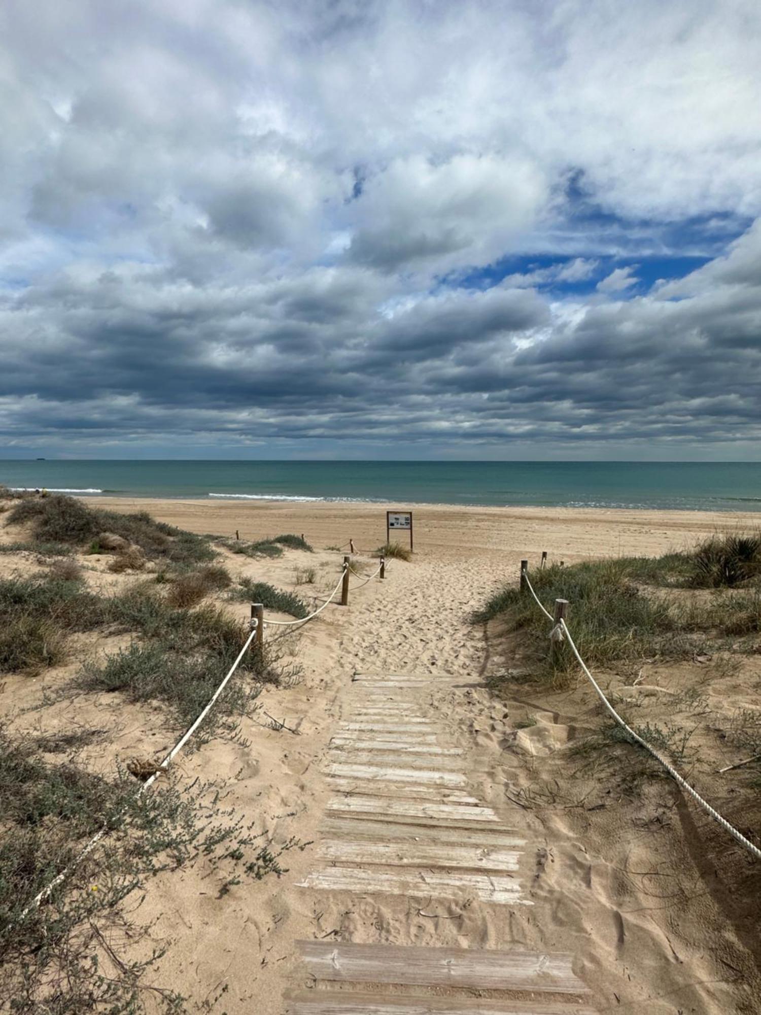 Сasa de vacaciones Adosado En La Playa De El Perellonet Con Piscina, Pista Tenis
