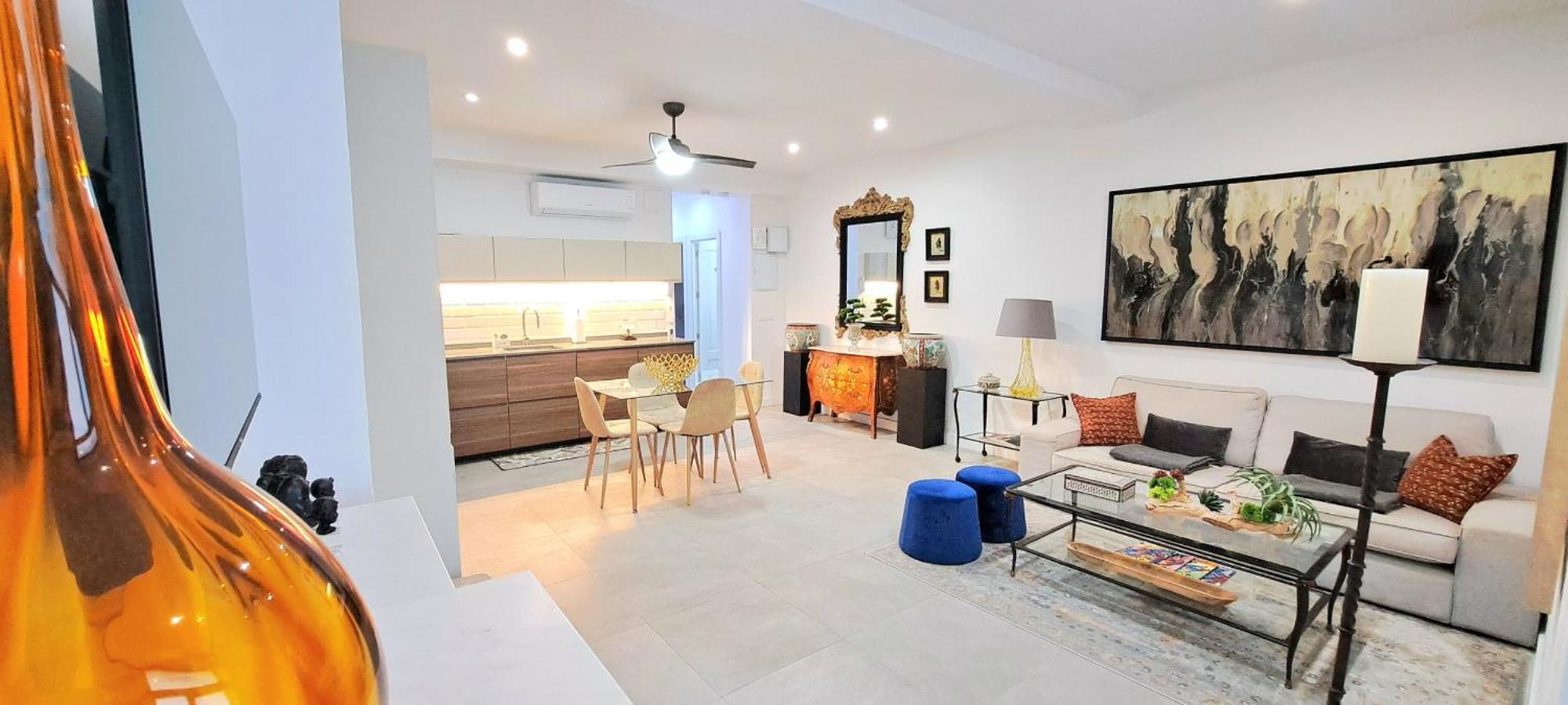 Apartamento New! Renovated, Centrally Located, Private Entrance, Terrace *