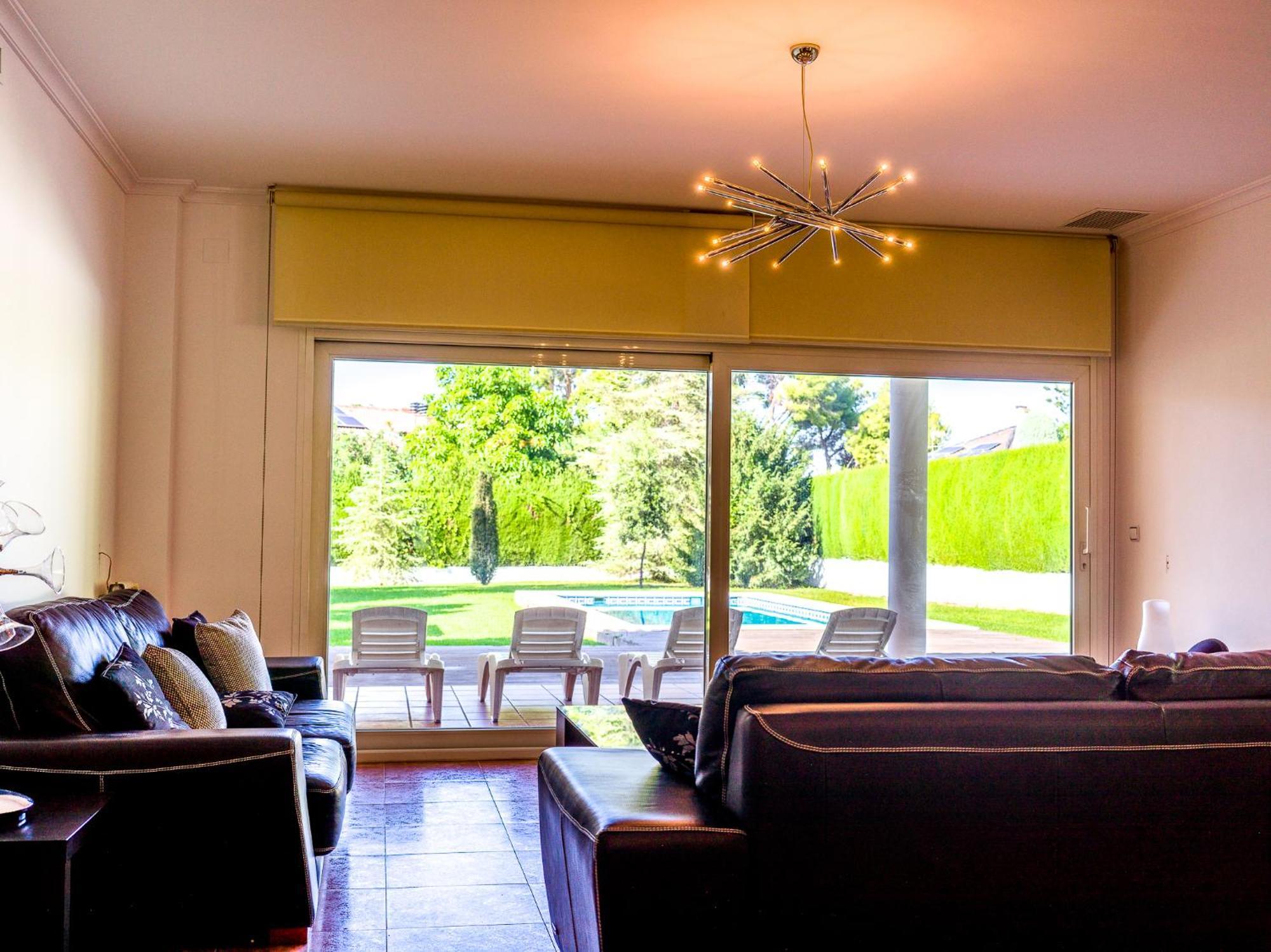 Con Piscina, Jardin Y Aire Acondicionado En La Eliana-l'eliana Villa *