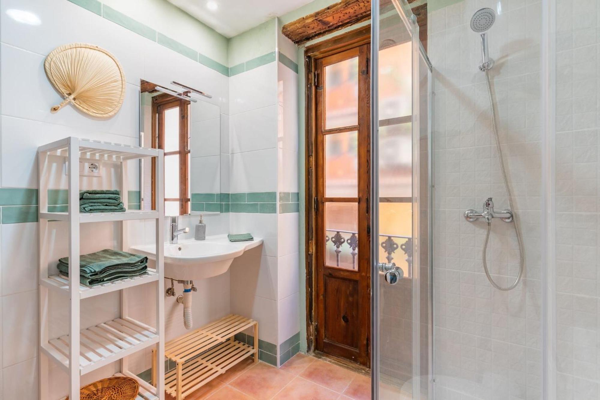 Apartment Cerrajeros Market *