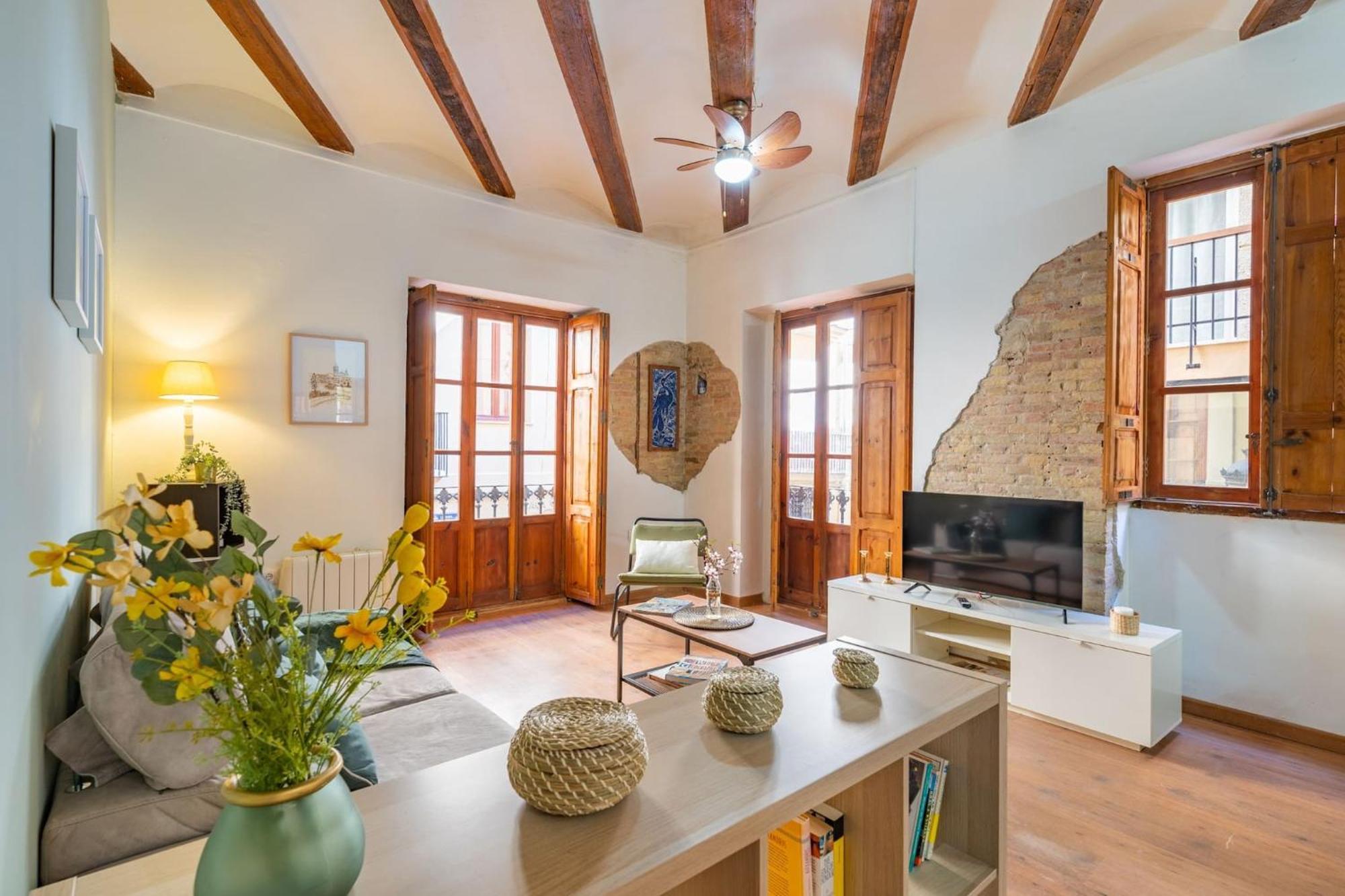 Apartment Cerrajeros Market