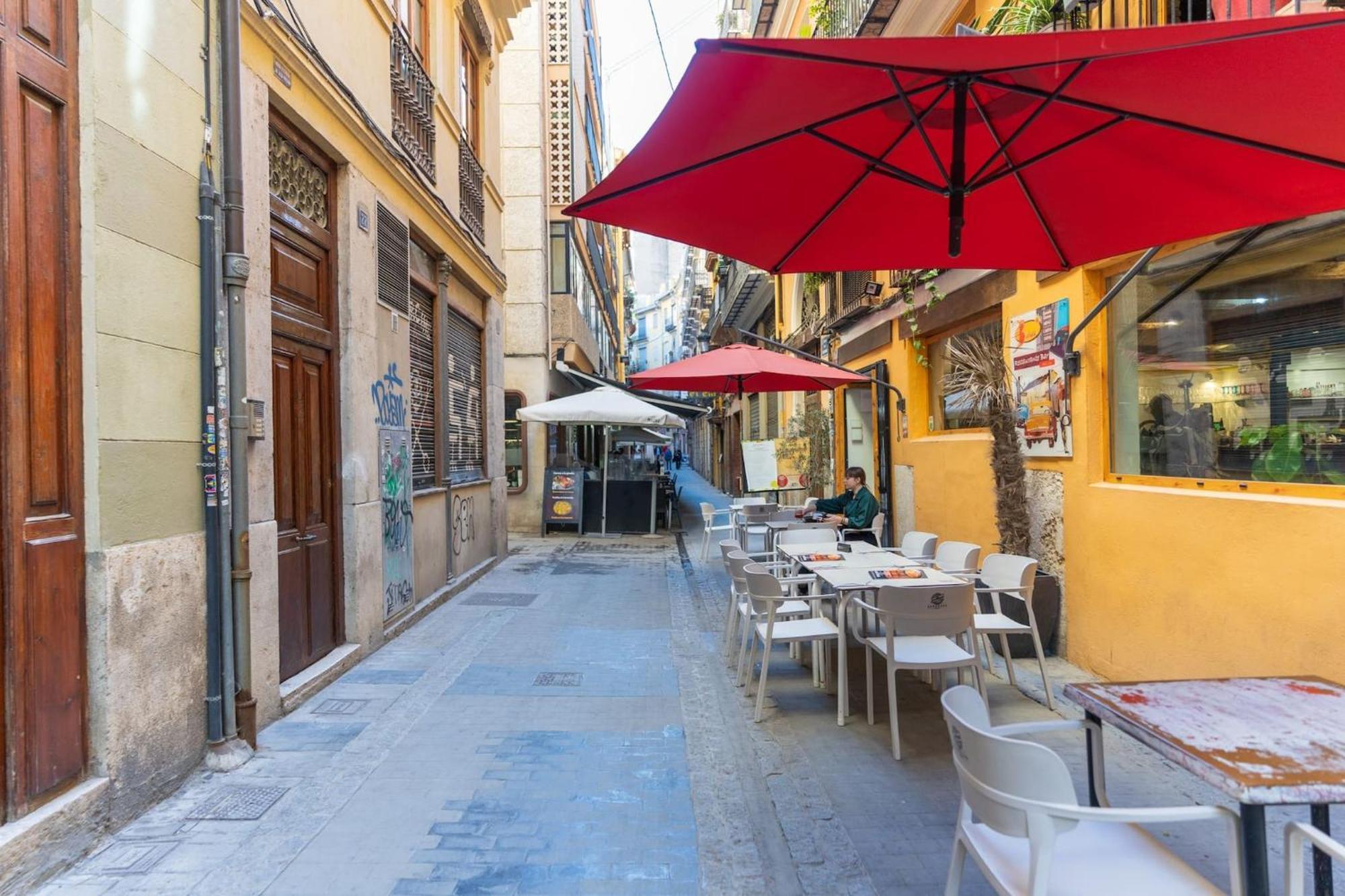 Apartment Cerrajeros Market