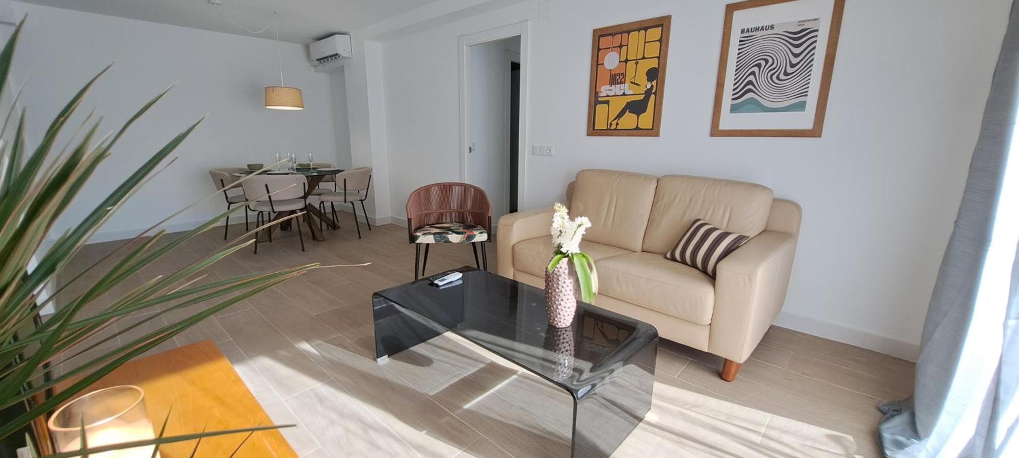 Piso Nuevo Y Luminoso En Apartamento Valencia