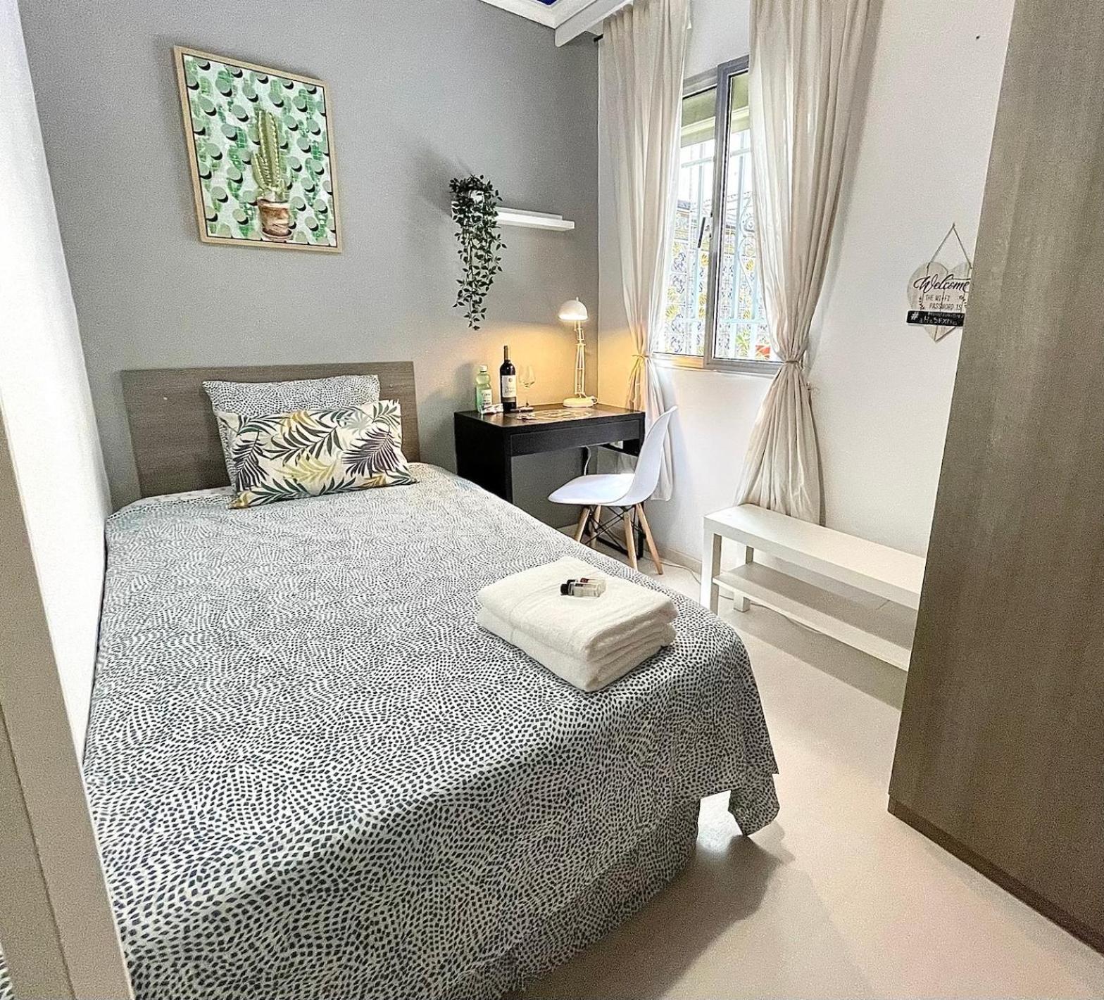 Homestay Central Private Bedroom - Comfy&quiet - Near City Of Arts And Sciences