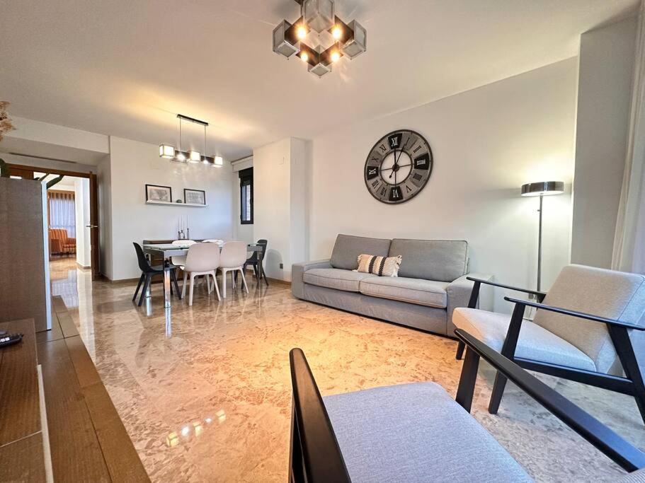 Apartamento Amplio Y Lujoso Con Vistas