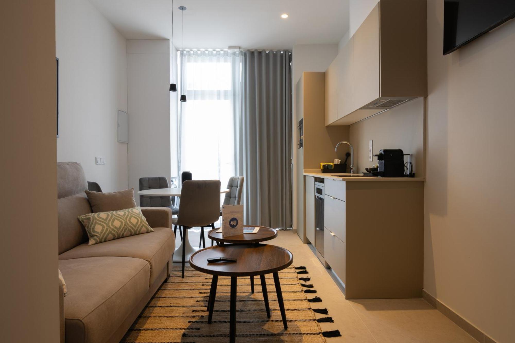 Dorm4you Arena Plaza Apartahotel