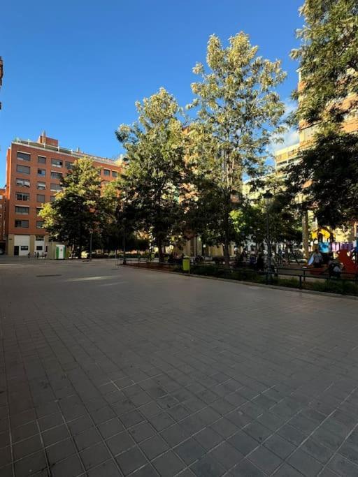Gran A Pie De Calle Valencia