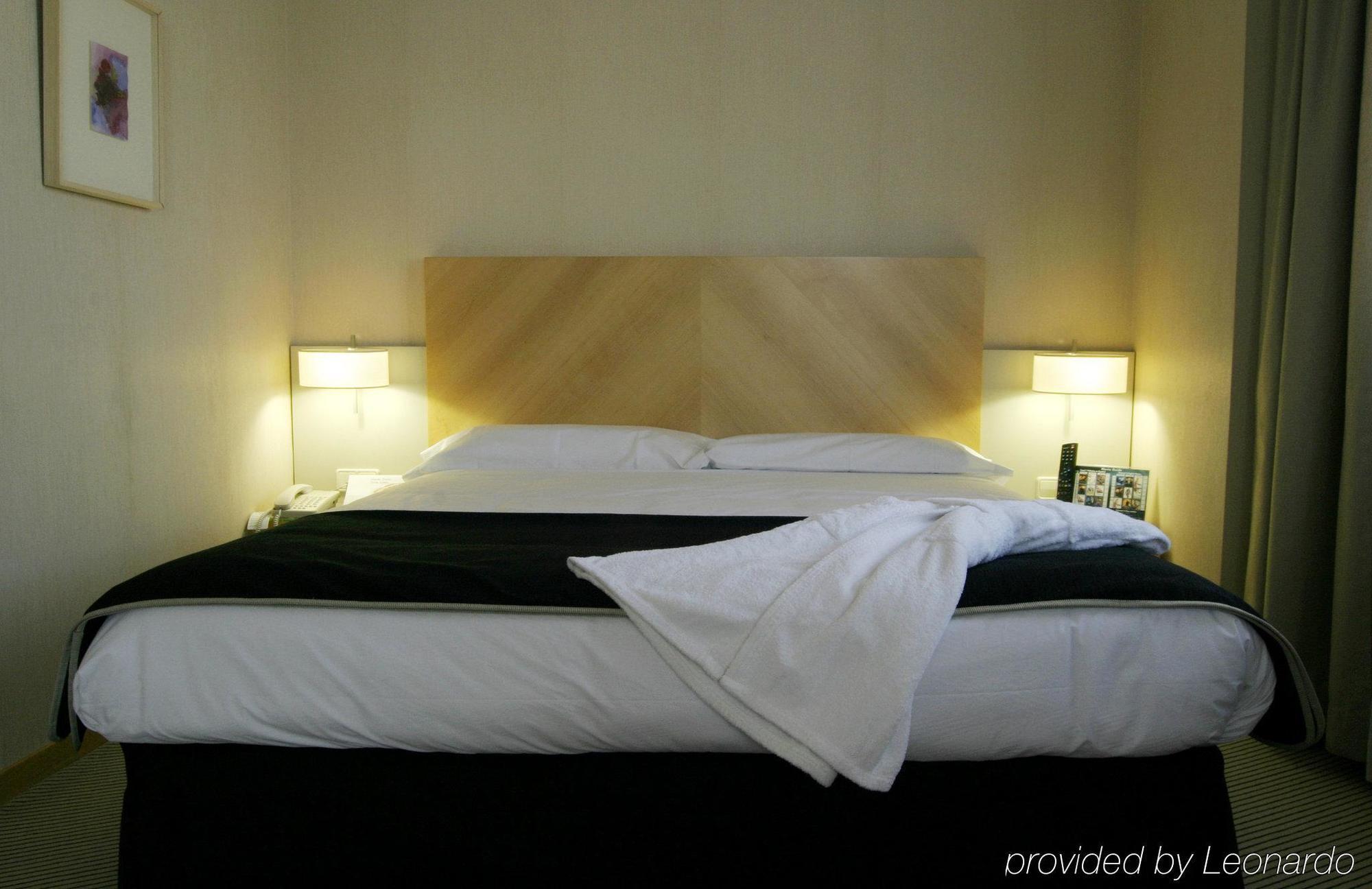 Alameda Plaza 4*