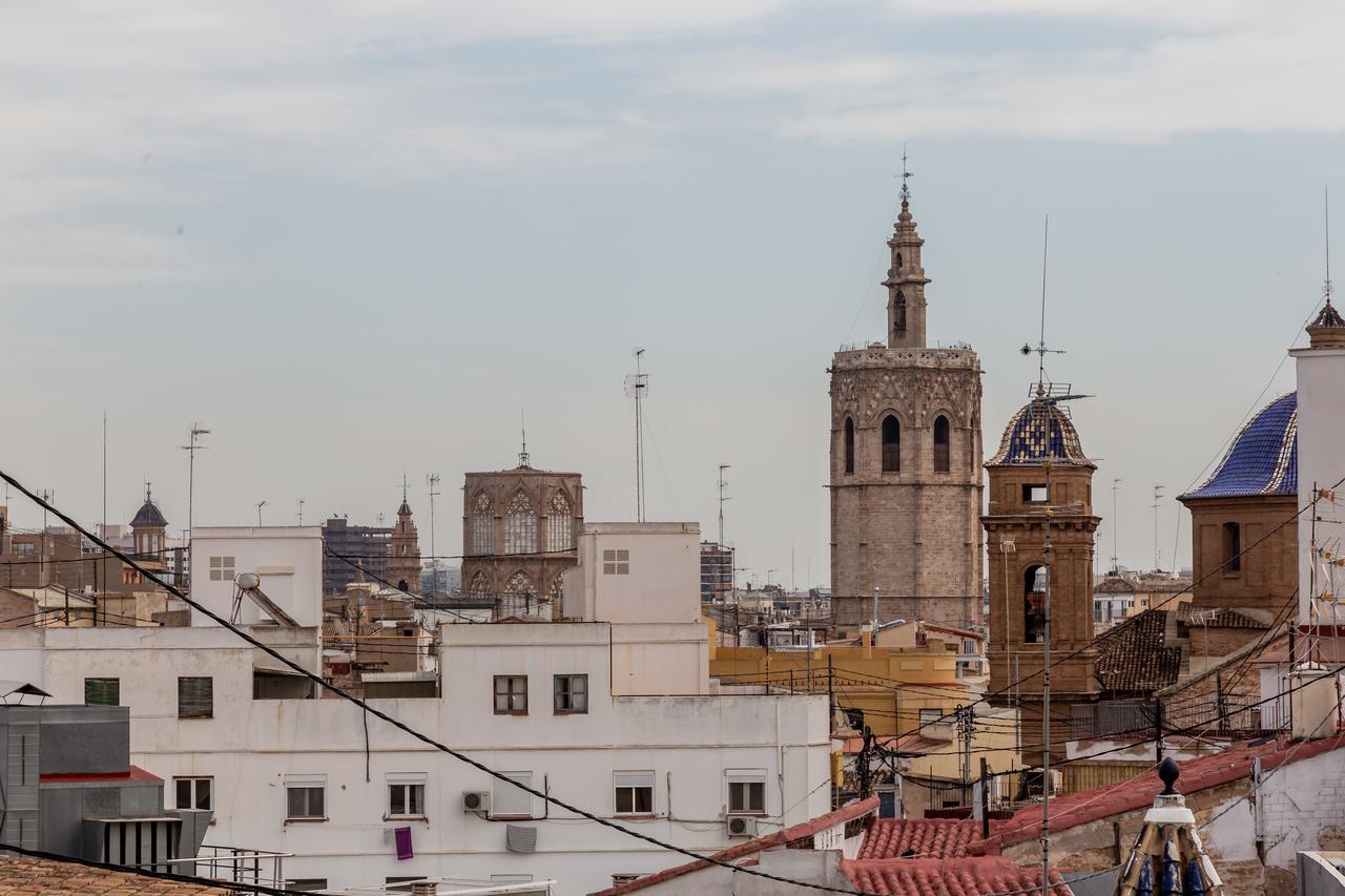 Travel Habitat ático Ciutat Vella. * Valencia