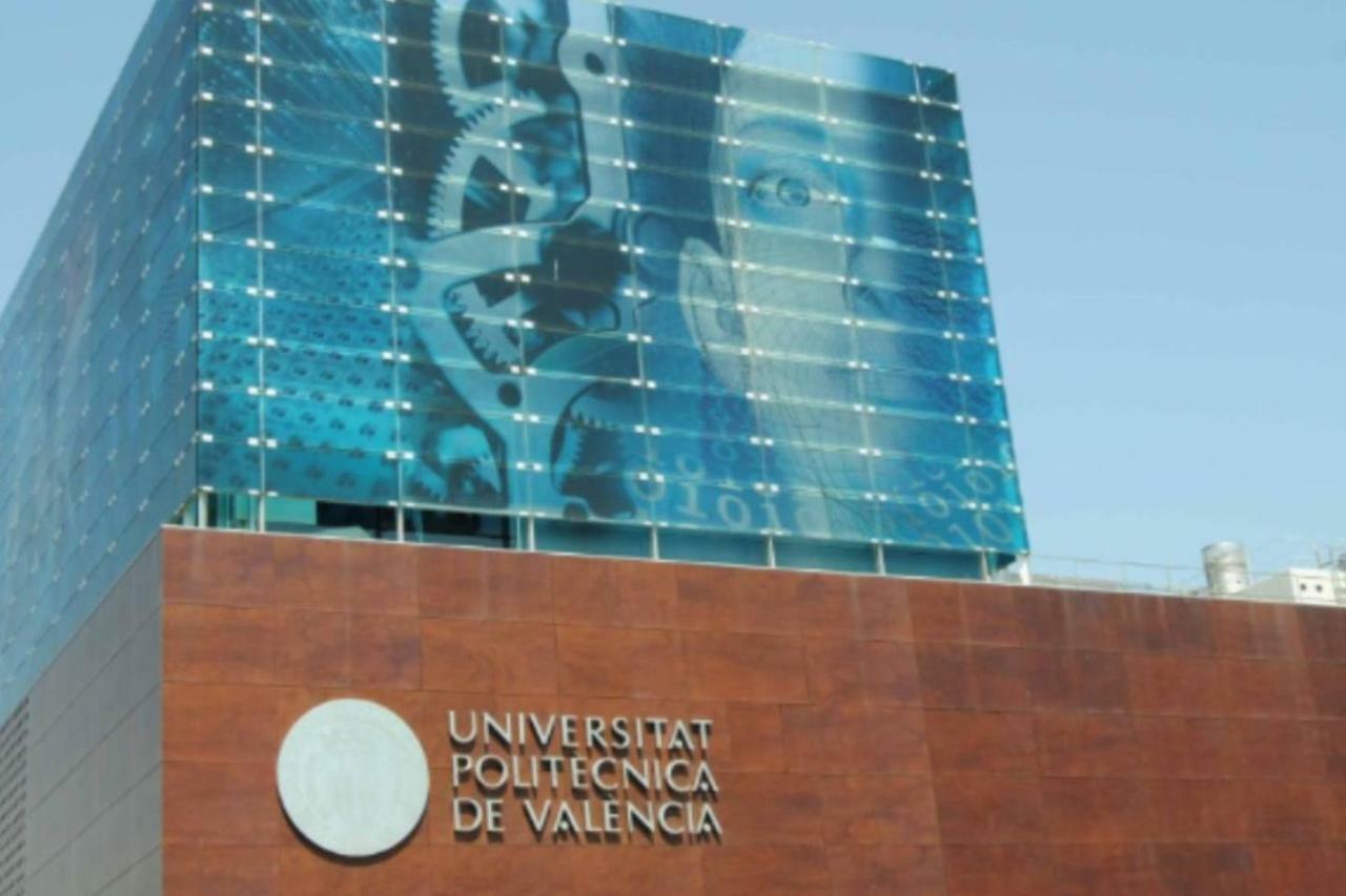 Apartamento En Universidad Y Cerca De La Playa * Valencia