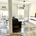 Victoria Site-Luxury Center