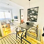 Victoria Site-Luxury Center