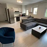 Cozy Beach Side 2Bd Apartment, 150M To The Beach