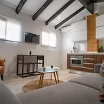 Atico con terraza y jacuzzi en el centro