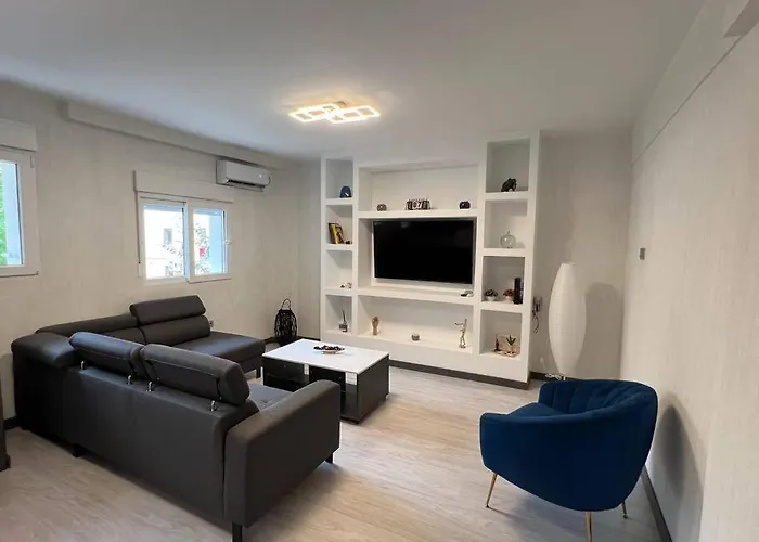 Cozy Beach Side 2Bd Apartment, 150M To The Beach