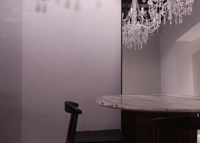 Nuit Hotel