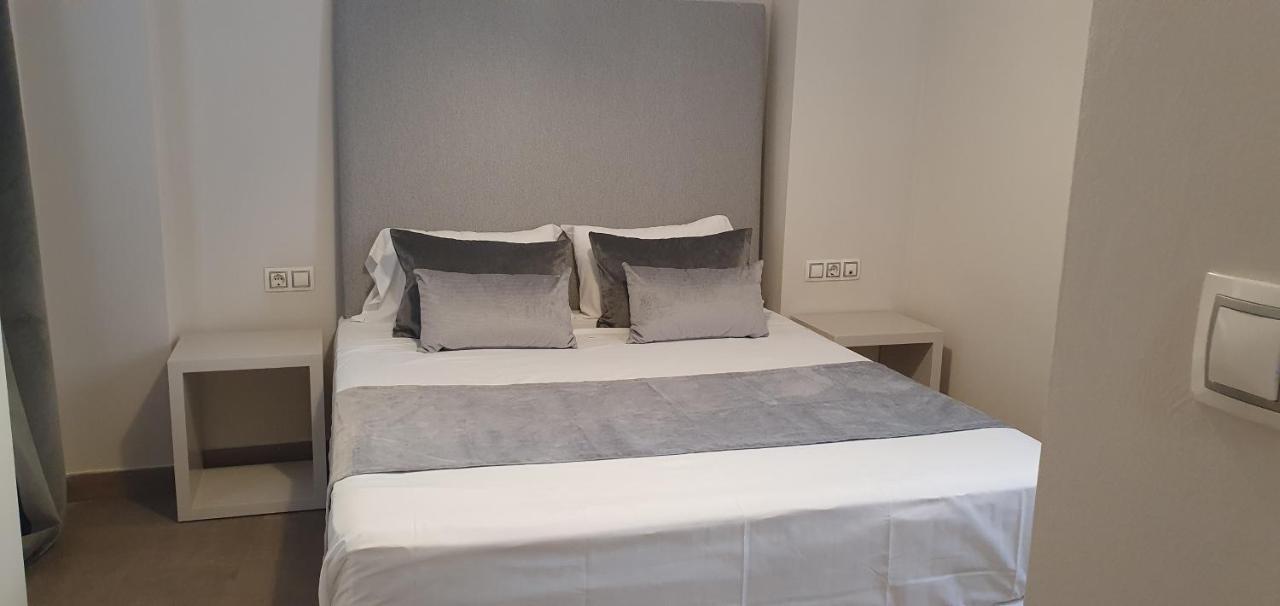 Apartment Md Balmes Market Mid Term