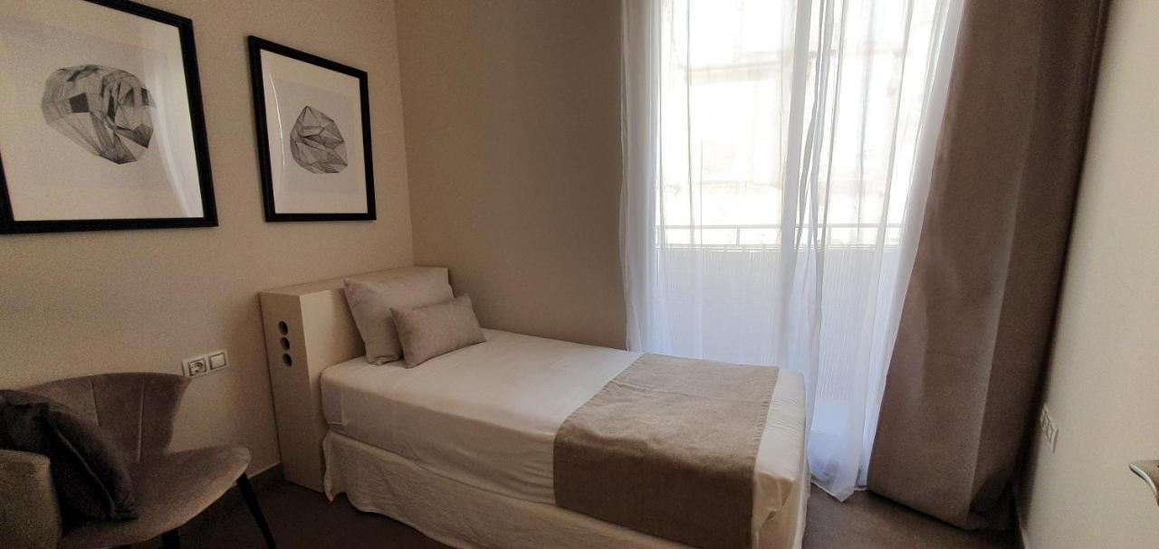 Md Balmes Market Mid Term Apartment *