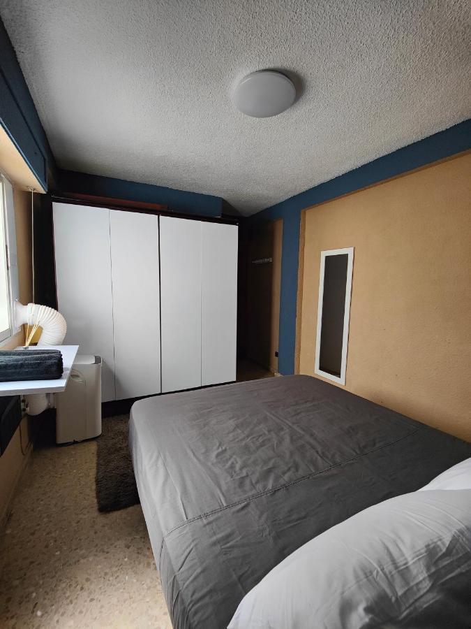 Homestay Habitacion En Alquiler, Valencia / Room For Rent, Valencia *