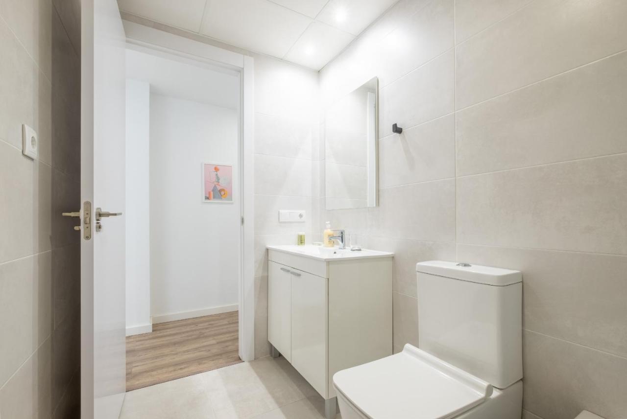 Modern, Stylish With Balcony Valencia