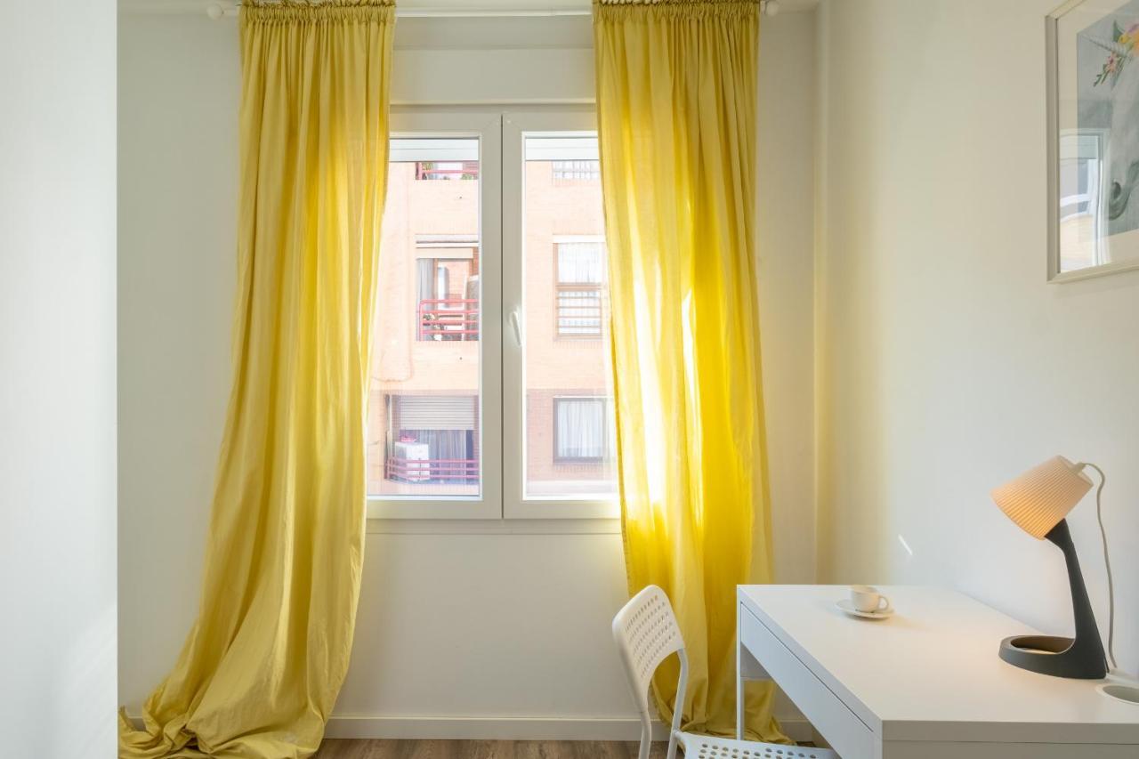 Modern, Stylish With Balcony Valencia