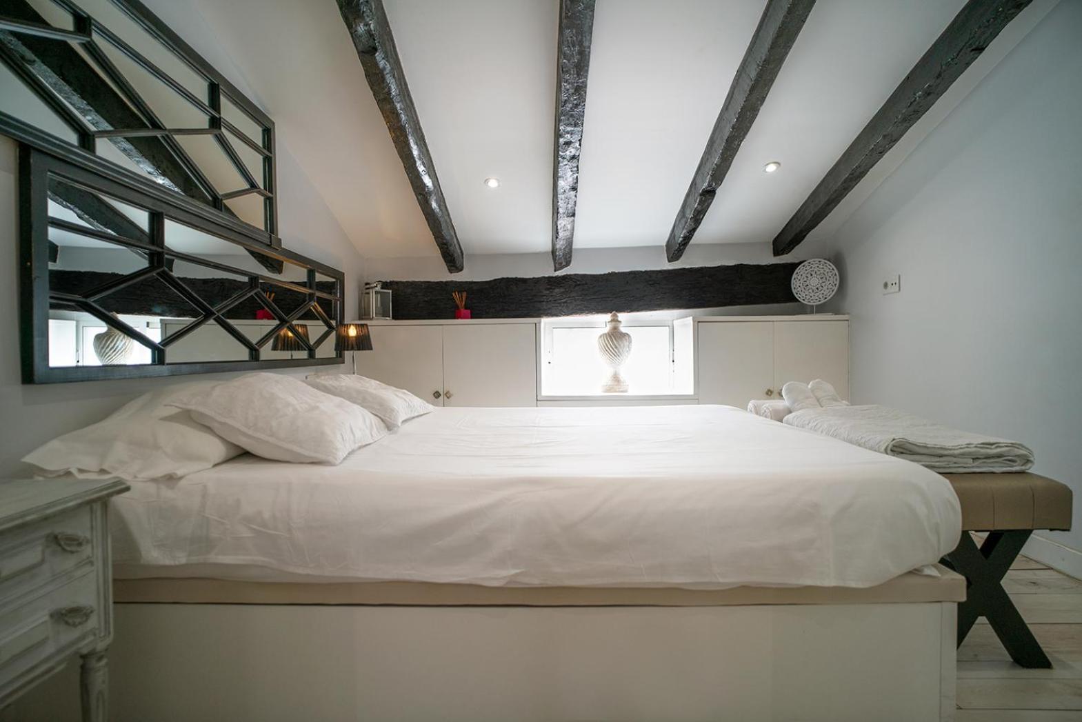 Atico Con Terraza Y Jacuzzi En El Centro Apartamento Valencia