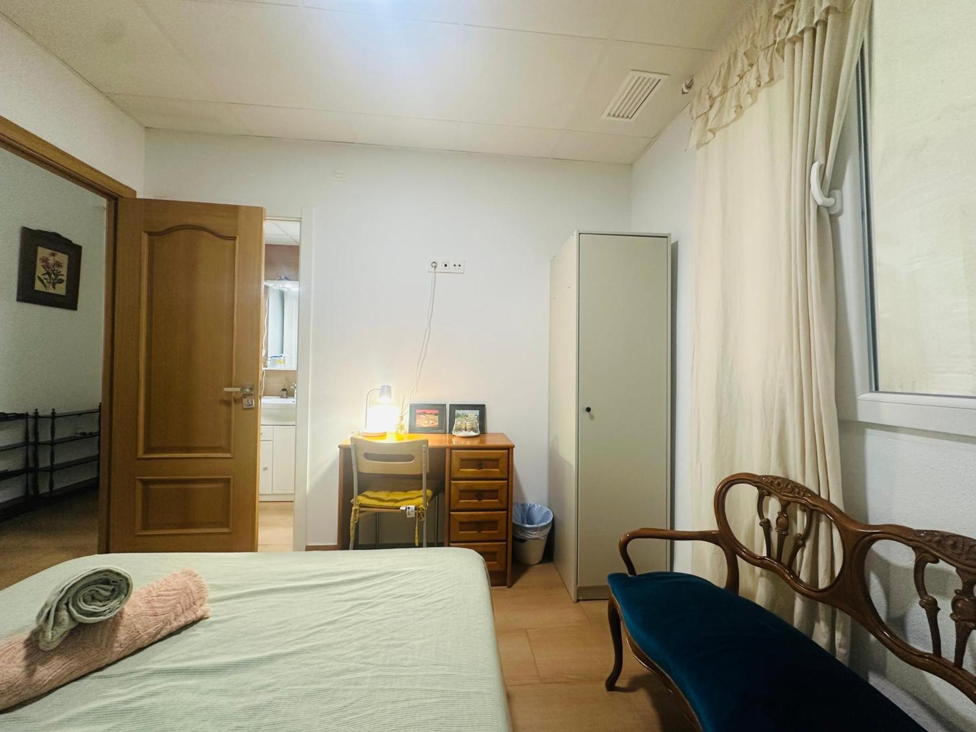 Mirador 1 Del Mercado - Con Bano Privado En El Centro De La Ciudad Vella Habitación en casa particular *