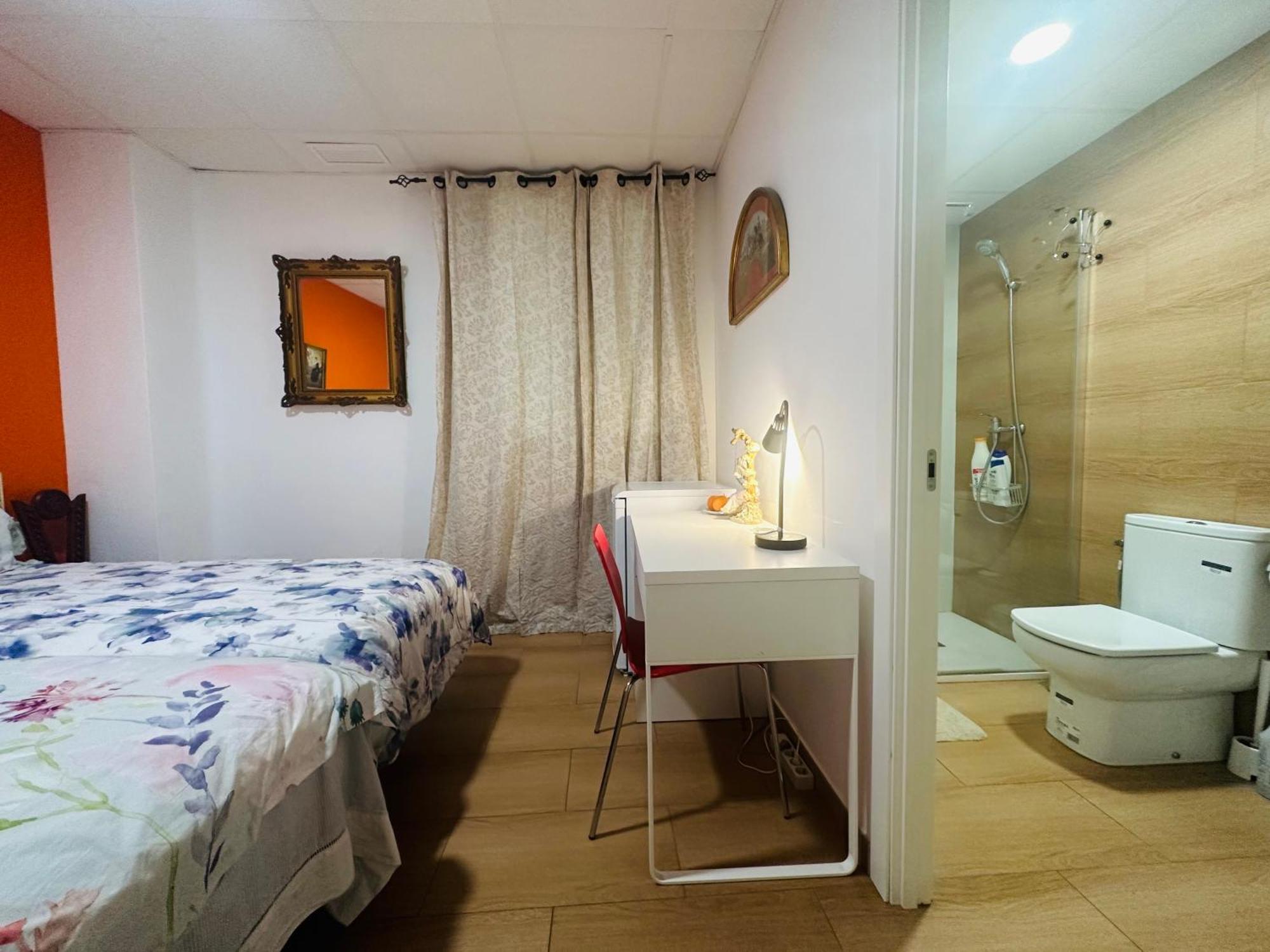 Mirador 2 Del Mercado - Con Bano Privado En El Centro De La Ciudad Vella