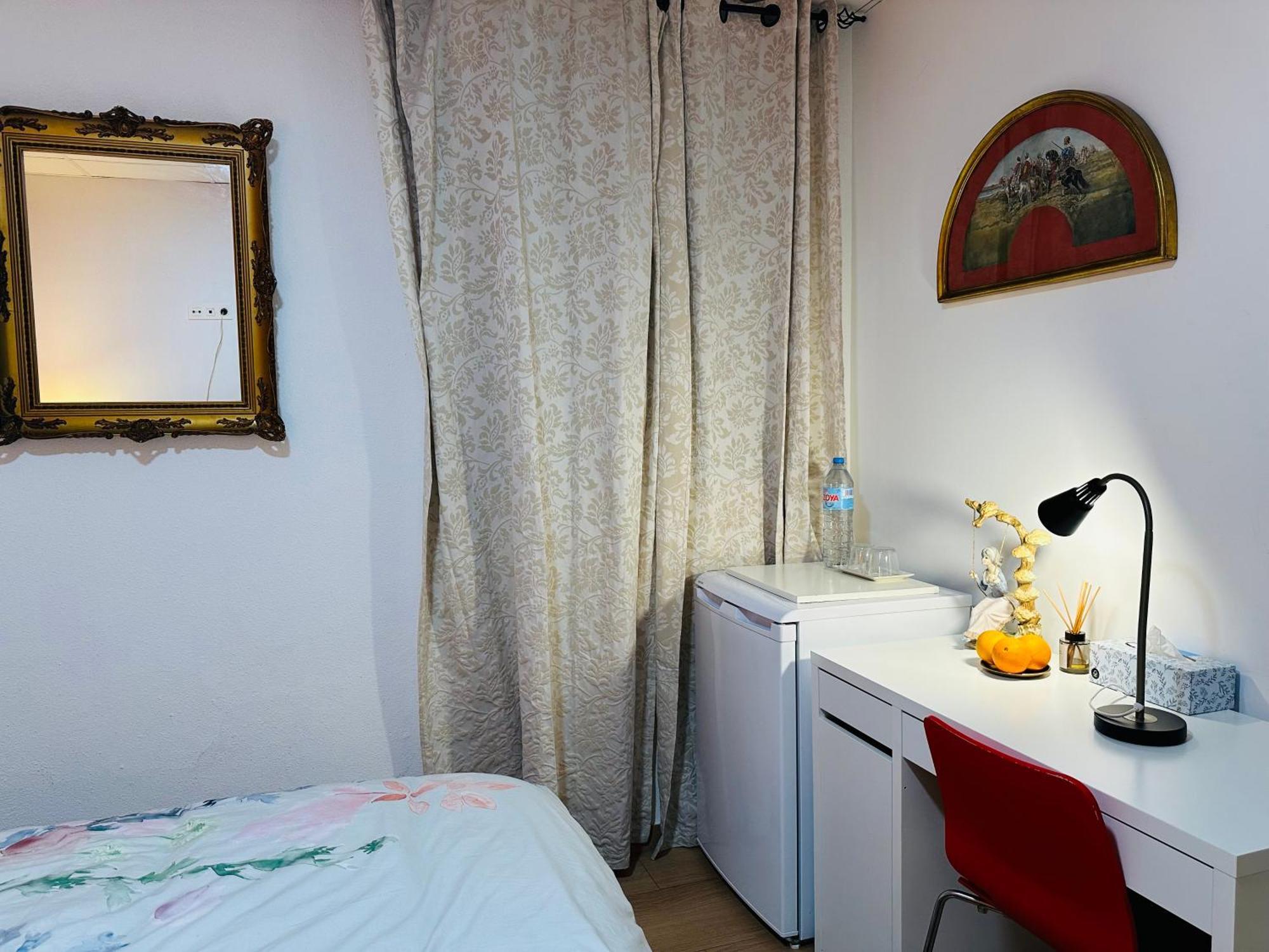 Mirador 2 Del Mercado - Con Bano Privado En El Centro De La Ciudad Vella Habitación en casa particular Valencia