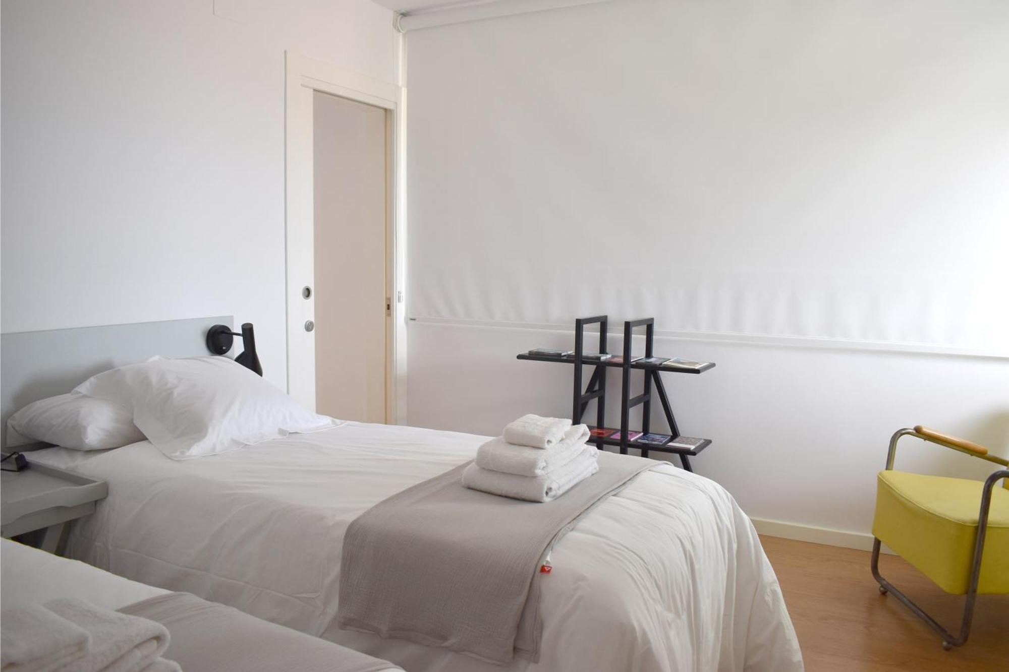 Apartment Stylish Well-connected Beachfront Flat *