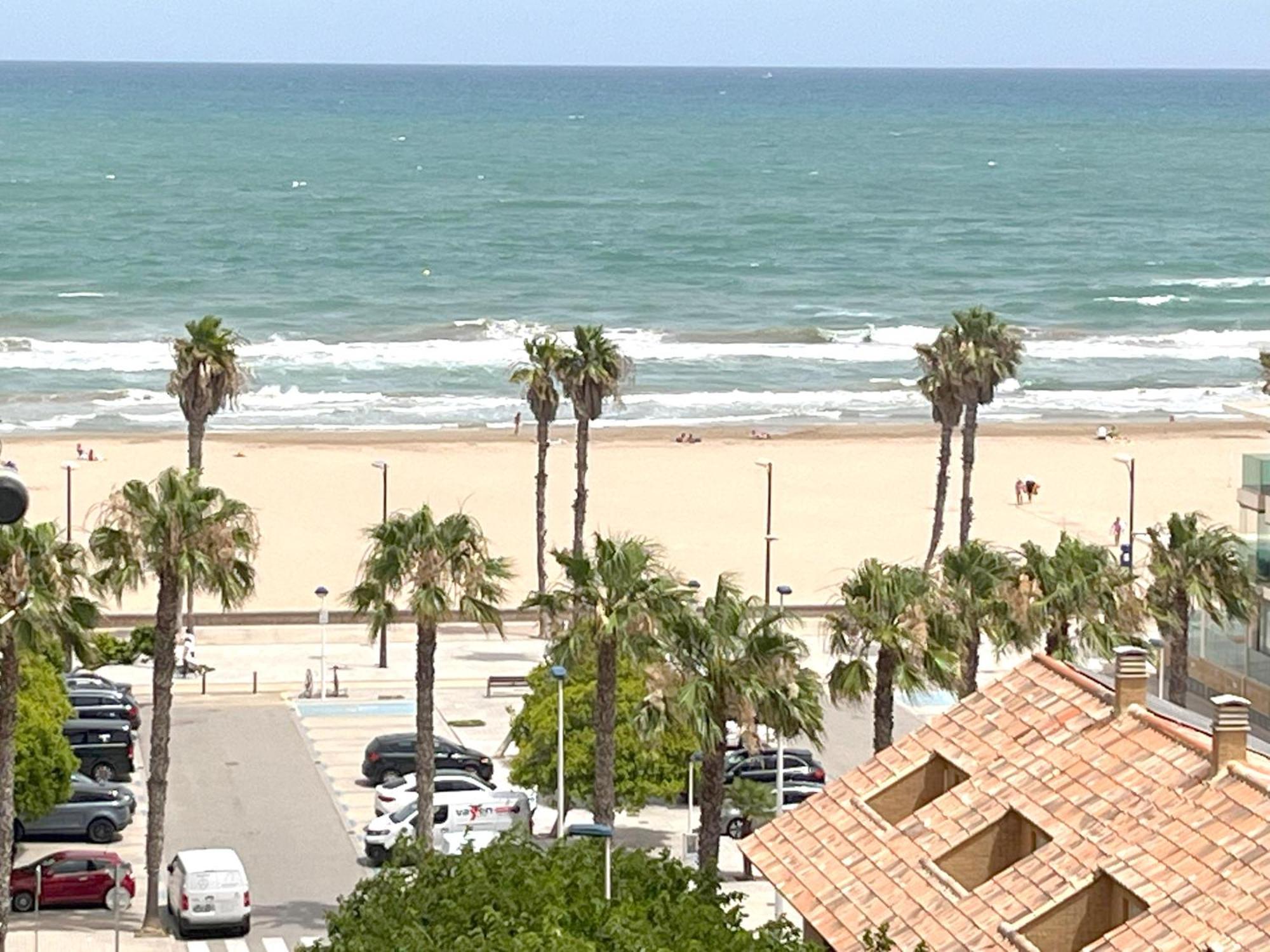 Stylish Well-connected Beachfront Flat Apartment Valencia